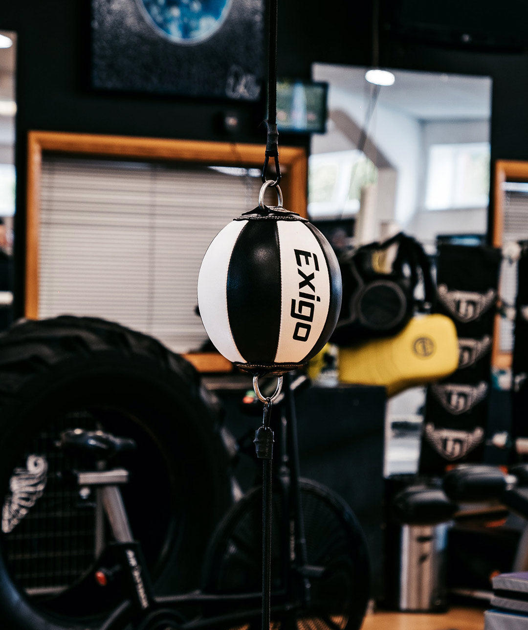 Exigo® Super Pro Leather Double End Ball - Black/White